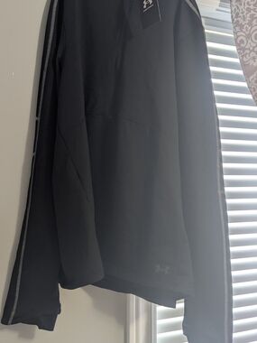 Under Armour Black Hoodie with Contrast Stitching